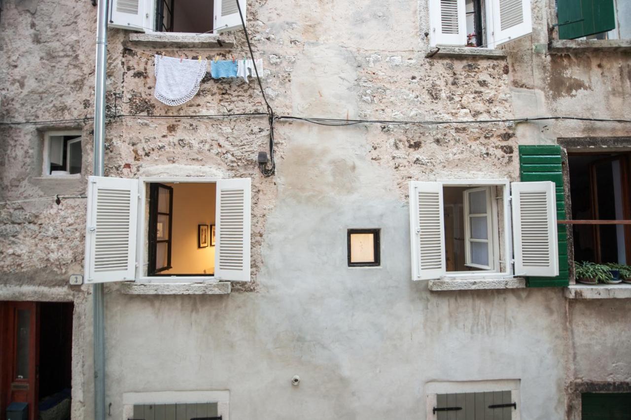 Studio Apartment Casa Di Pietra روفينج المظهر الخارجي الصورة